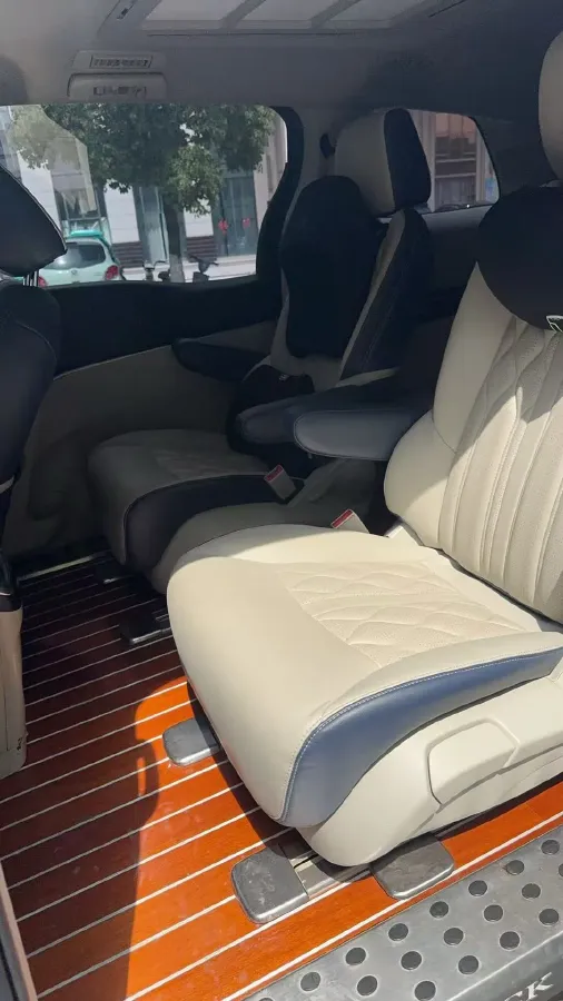 2021 Buick GL8 2.0T 237HP L4 9AT,autocango,china used car exporter,china ev exporter,chinese used car exporter,chinese used ev exporter