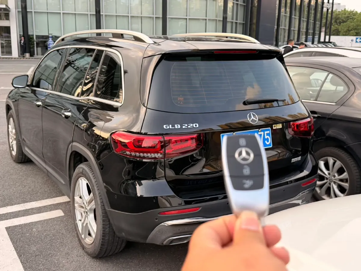 2022 Mercedes-Benz GLB Class 2.0T 190HP L4 8DCT,autocango,china used car exporter,china ev exporter,chinese used car exporter,chinese used ev exporter
