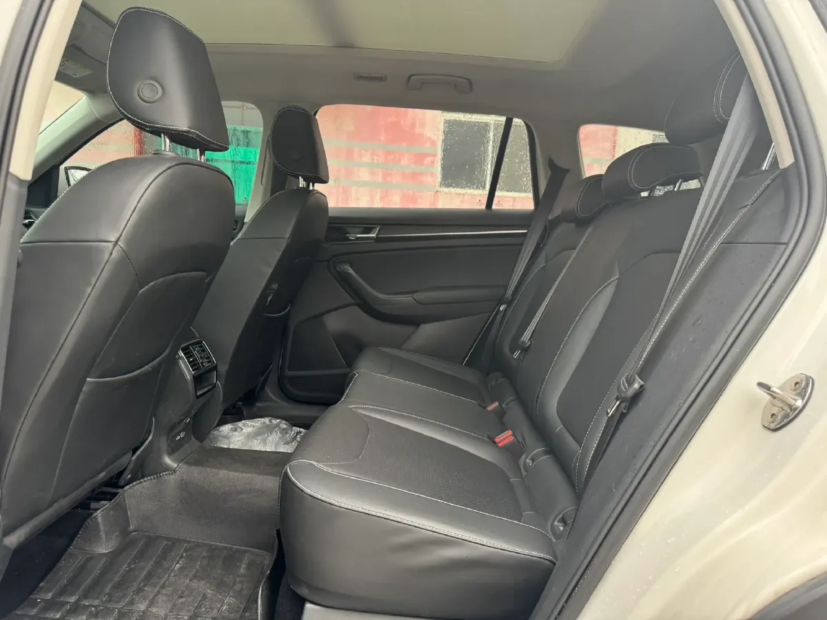 2023 Skoda Kodiak 2.0T 186HP L4 7DCT,autocango,china used car exporter,china ev exporter,chinese used car exporter,chinese used ev exporter