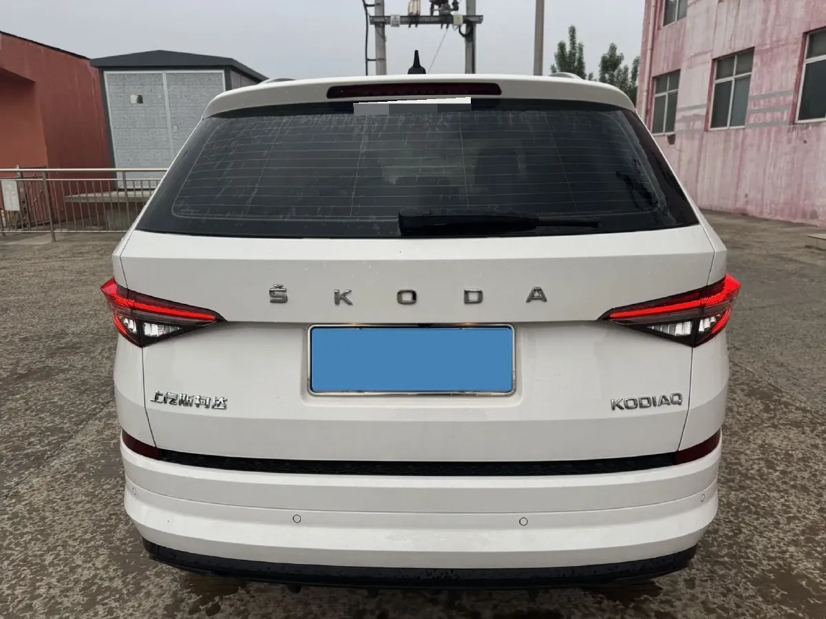 2023 Skoda Kodiak 2.0T 186HP L4 7DCT,autocango,china used car exporter,china ev exporter,chinese used car exporter,chinese used ev exporter