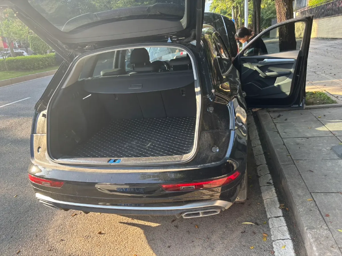 2023 Audi Q5L 2.0T 190HP L4 7DCT,autocango,china used car exporter,china ev exporter,chinese used car exporter,chinese used ev exporter