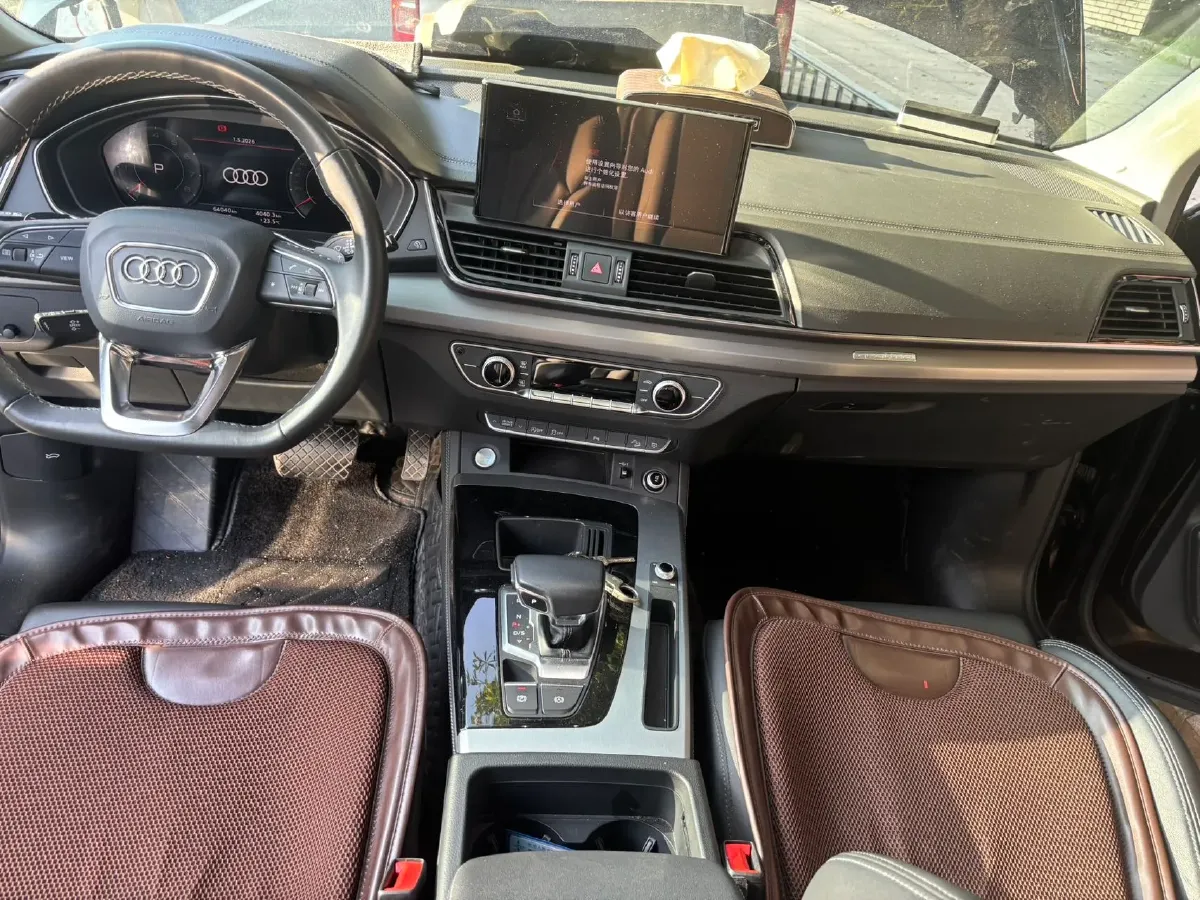 2023 Audi Q5L 2.0T 190HP L4 7DCT,autocango,china used car exporter,china ev exporter,chinese used car exporter,chinese used ev exporter
