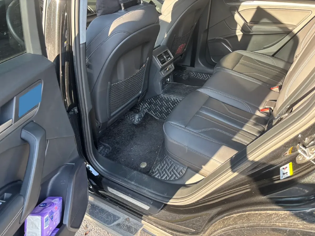 2023 Audi Q5L 2.0T 190HP L4 7DCT,autocango,china used car exporter,china ev exporter,chinese used car exporter,chinese used ev exporter