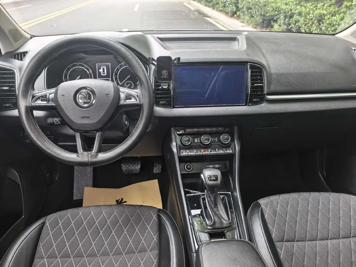 2020 Skoda Karoq 1.4T 150HP L4 7DCT,autocango,china used car exporter,china ev exporter,chinese used car exporter,chinese used ev exporter