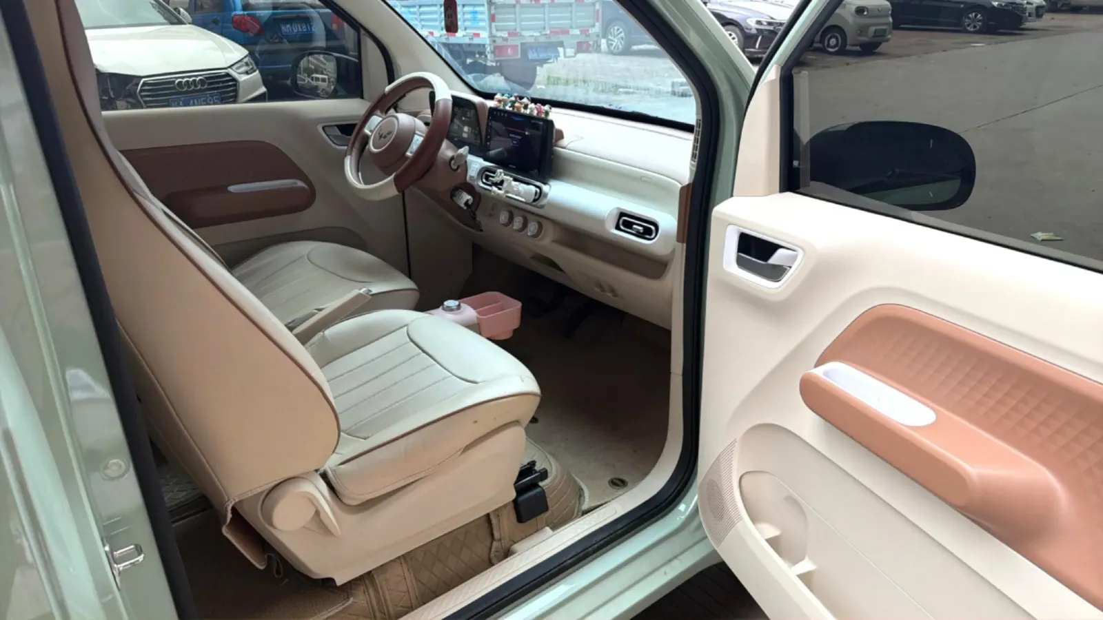 2025 WuLing HongGuang MINI EV BEV 16.2KWH,autocango,china used car exporter,china ev exporter,chinese used car exporter,chinese used ev exporter