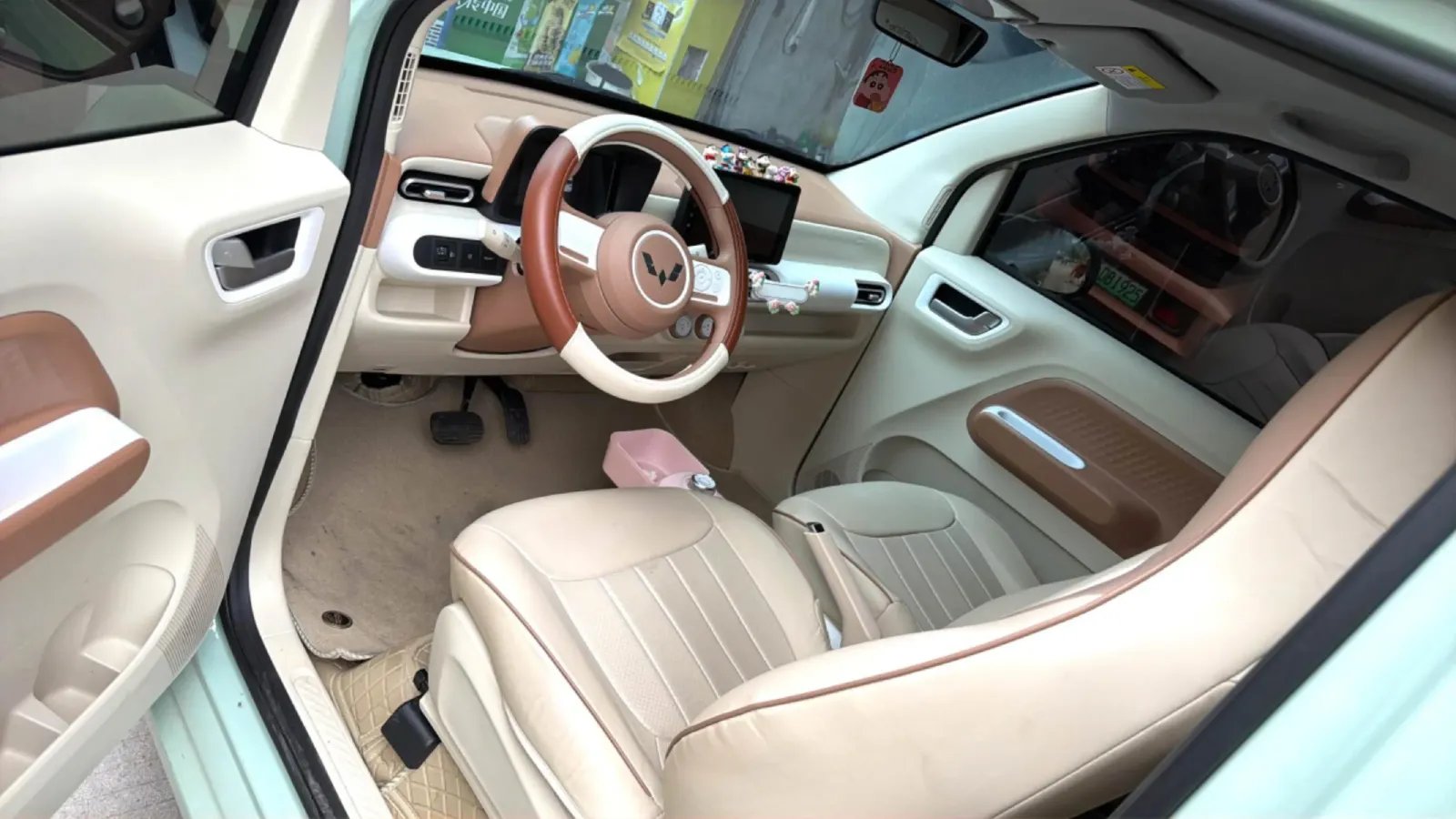2025 WuLing HongGuang MINI EV BEV 16.2KWH,autocango,china used car exporter,china ev exporter,chinese used car exporter,chinese used ev exporter