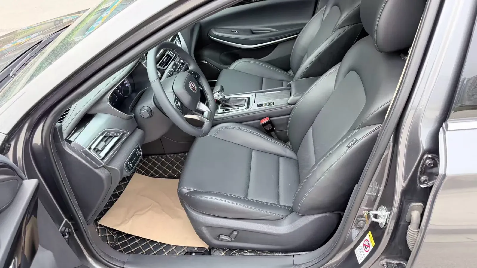 2021 ChangAn Raeton CC 1.5T 180HP L4 7DCT,autocango,china used car exporter,china ev exporter,chinese used car exporter,chinese used ev exporter