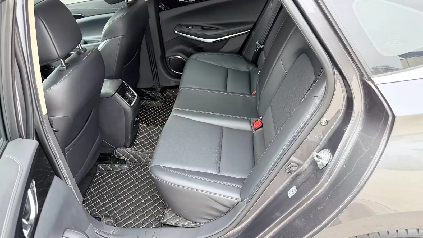 2021 ChangAn Raeton CC 1.5T 180HP L4 7DCT,autocango,china used car exporter,china ev exporter,chinese used car exporter,chinese used ev exporter
