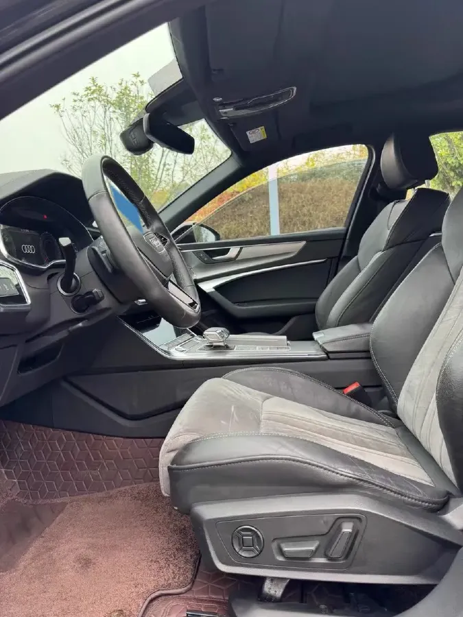 2021 Audi A6L 2.0T 224HP L4 7DCT,autocango,china used car exporter,china ev exporter,chinese used car exporter,chinese used ev exporter