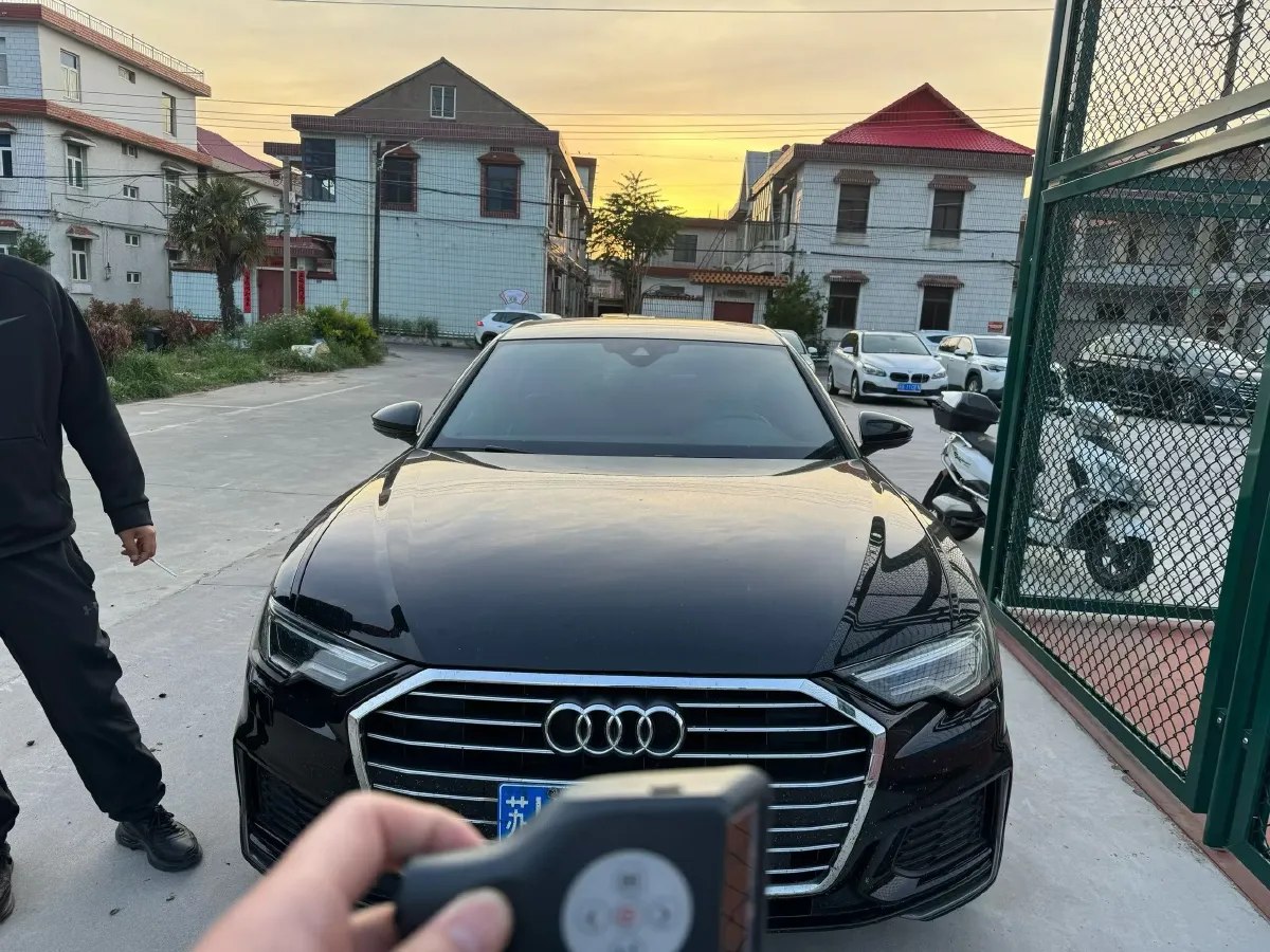 2021 Audi A6L 2.0T 224HP L4 7DCT,autocango,china used car exporter,china ev exporter,chinese used car exporter,chinese used ev exporter