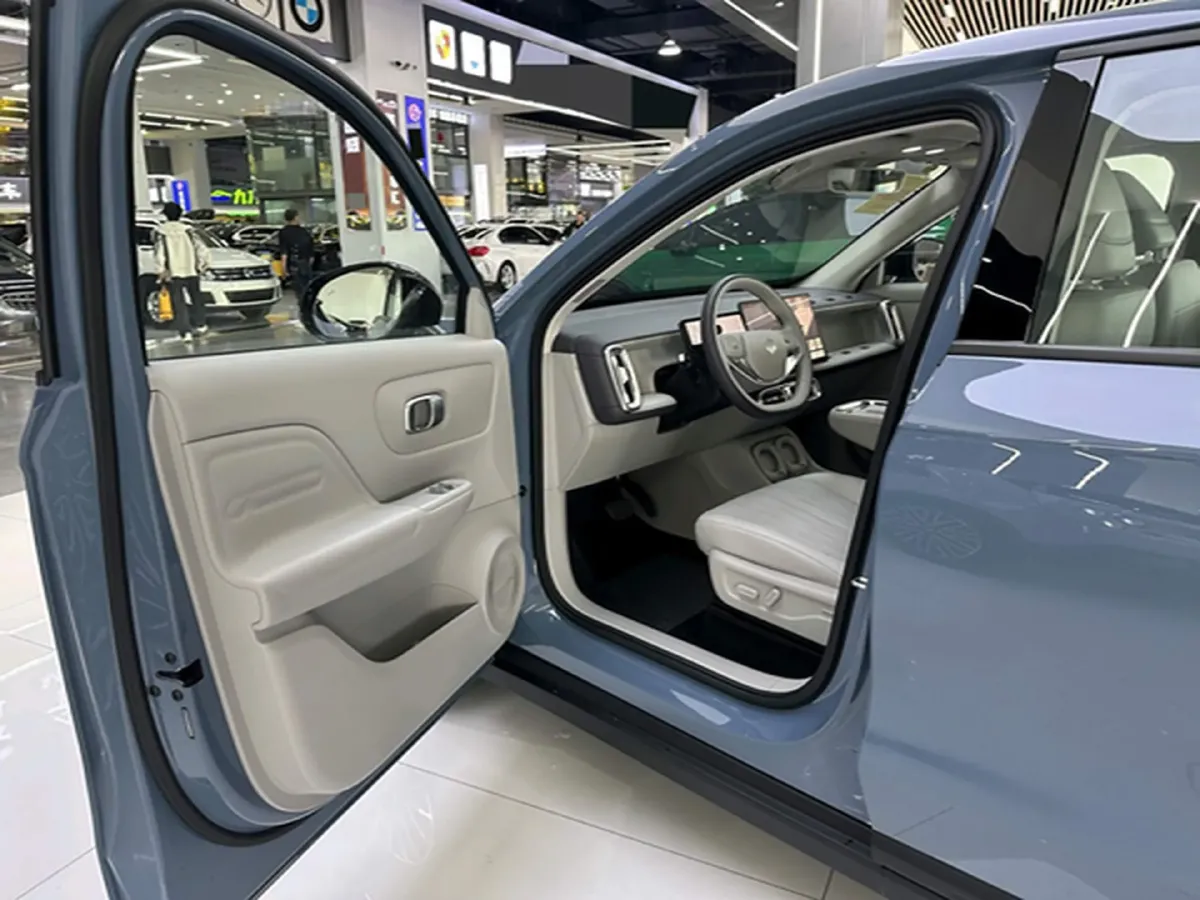 2025 Leapmotor B10 BEV 67.1KWH,autocango,china used car exporter,china ev exporter,chinese used car exporter,chinese used ev exporter
