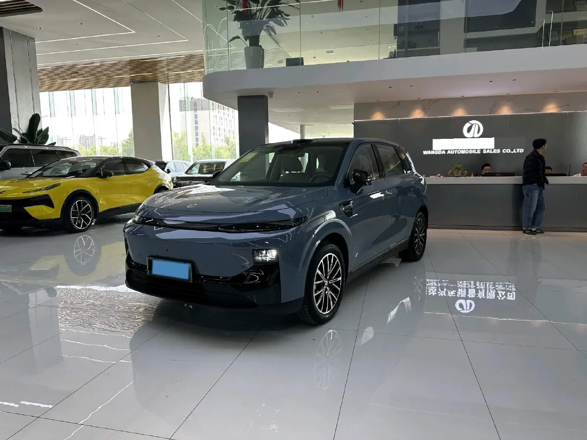 2025 Leapmotor B10 BEV 67.1KWH,autocango,china used car exporter,china ev exporter,chinese used car exporter,chinese used ev exporter