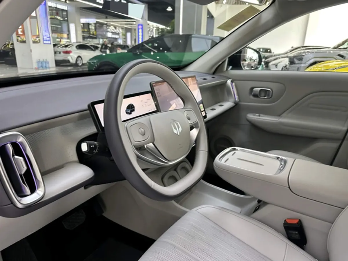 2025 Leapmotor B10 BEV 67.1KWH,autocango,china used car exporter,china ev exporter,chinese used car exporter,chinese used ev exporter
