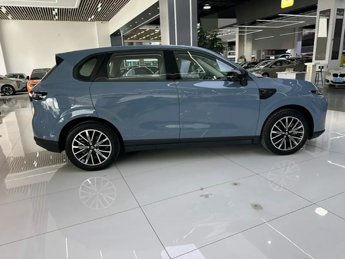 2025 Leapmotor B10 BEV 67.1KWH,autocango,china used car exporter,china ev exporter,chinese used car exporter,chinese used ev exporter