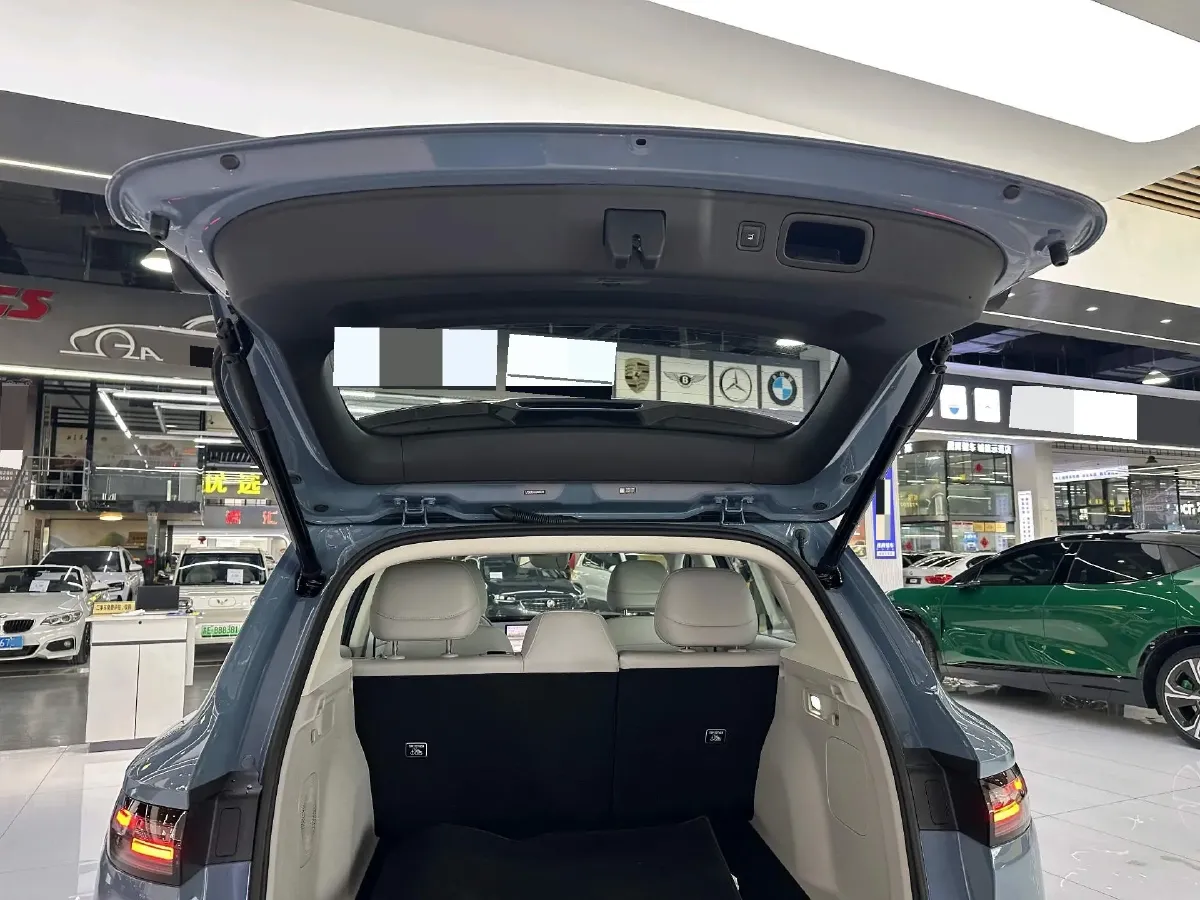 2025 Leapmotor B10 BEV 67.1KWH,autocango,china used car exporter,china ev exporter,chinese used car exporter,chinese used ev exporter