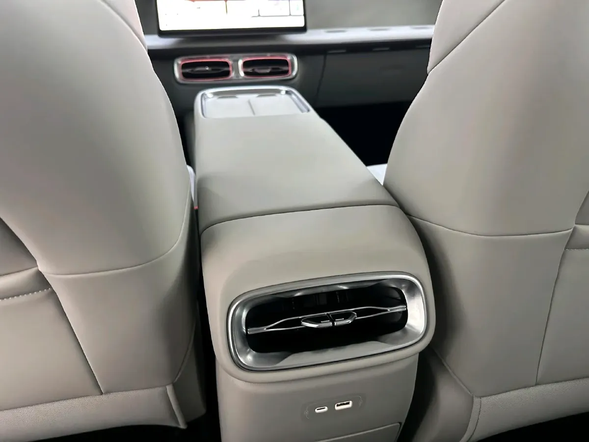 2025 Leapmotor B10 BEV 67.1KWH,autocango,china used car exporter,china ev exporter,chinese used car exporter,chinese used ev exporter