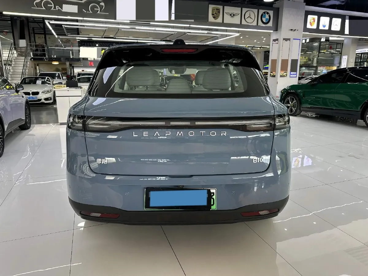 2025 Leapmotor B10 BEV 67.1KWH,autocango,china used car exporter,china ev exporter,chinese used car exporter,chinese used ev exporter