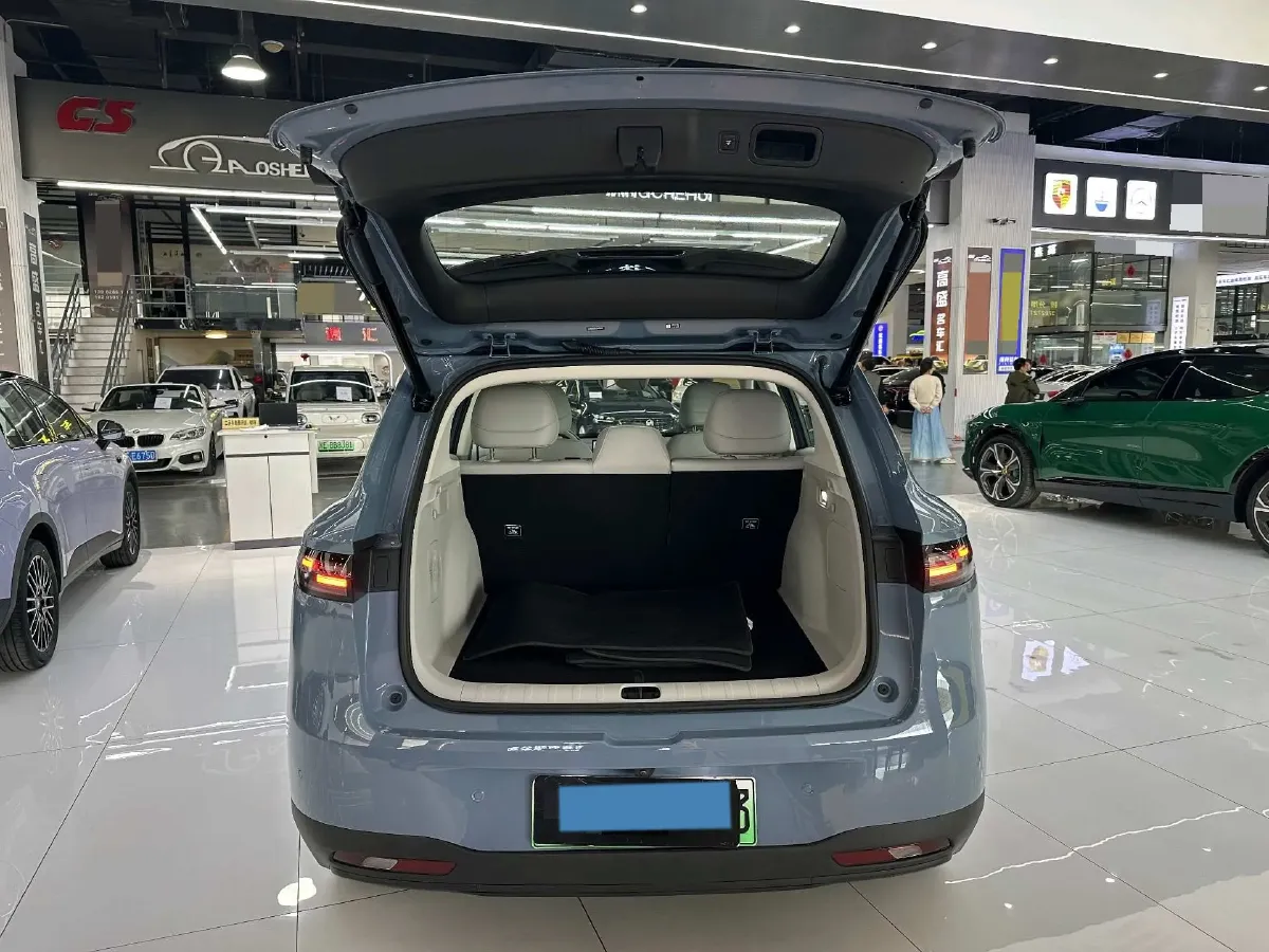 2025 Leapmotor B10 BEV 67.1KWH,autocango,china used car exporter,china ev exporter,chinese used car exporter,chinese used ev exporter
