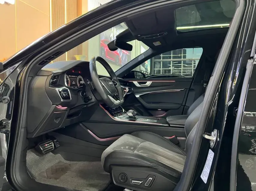 2024 Audi A6L 2.0T 245HP L4 7DCT,autocango,china used car exporter,china ev exporter,chinese used car exporter,chinese used ev exporter