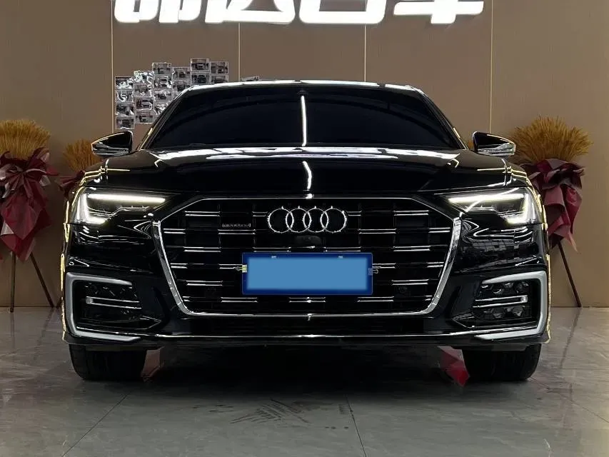 2024 Audi A6L 2.0T 245HP L4 7DCT,autocango,china used car exporter,china ev exporter,chinese used car exporter,chinese used ev exporter