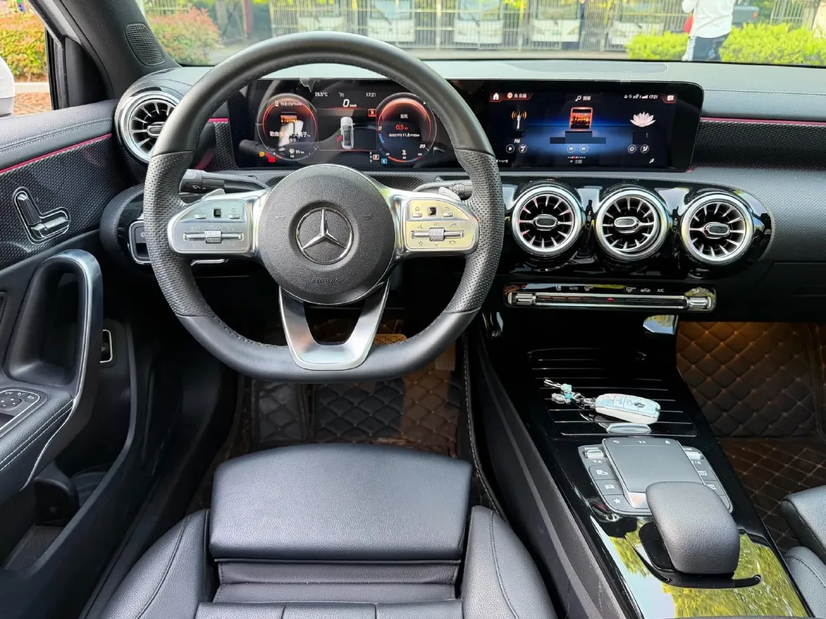 2022 Mercedes-Benz A Class 1.3T 163HP L4 7DCT,autocango,china used car exporter,china ev exporter,chinese used car exporter,chinese used ev exporter