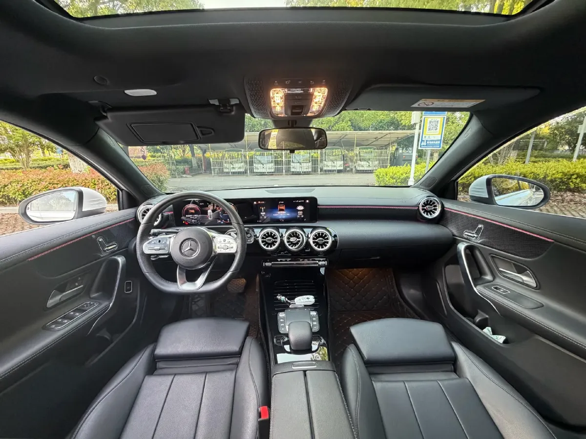 2022 Mercedes-Benz A Class 1.3T 163HP L4 7DCT,autocango,china used car exporter,china ev exporter,chinese used car exporter,chinese used ev exporter