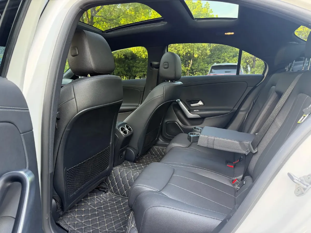 2022 Mercedes-Benz A Class 1.3T 163HP L4 7DCT,autocango,china used car exporter,china ev exporter,chinese used car exporter,chinese used ev exporter