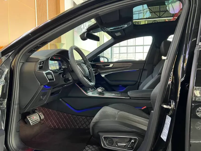 2021 Audi A6L 2.0T 224HP L4 7DCT,autocango,china used car exporter,china ev exporter,chinese used car exporter,chinese used ev exporter