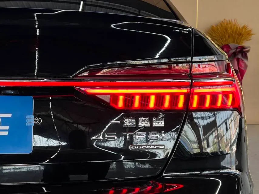 2021 Audi A6L 2.0T 224HP L4 7DCT,autocango,china used car exporter,china ev exporter,chinese used car exporter,chinese used ev exporter