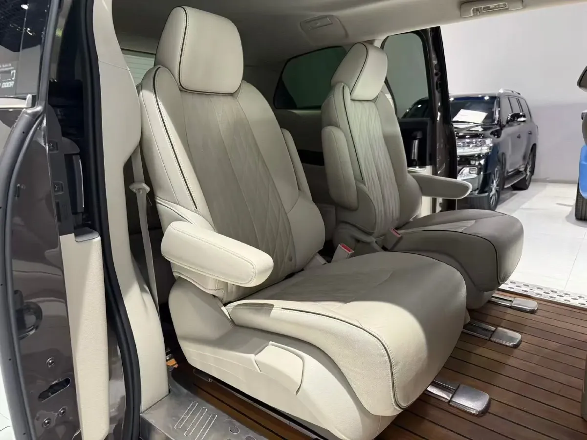 2021 Buick GL8 2.0T 237HP L4 9AT,autocango,china used car exporter,china ev exporter,chinese used car exporter,chinese used ev exporter