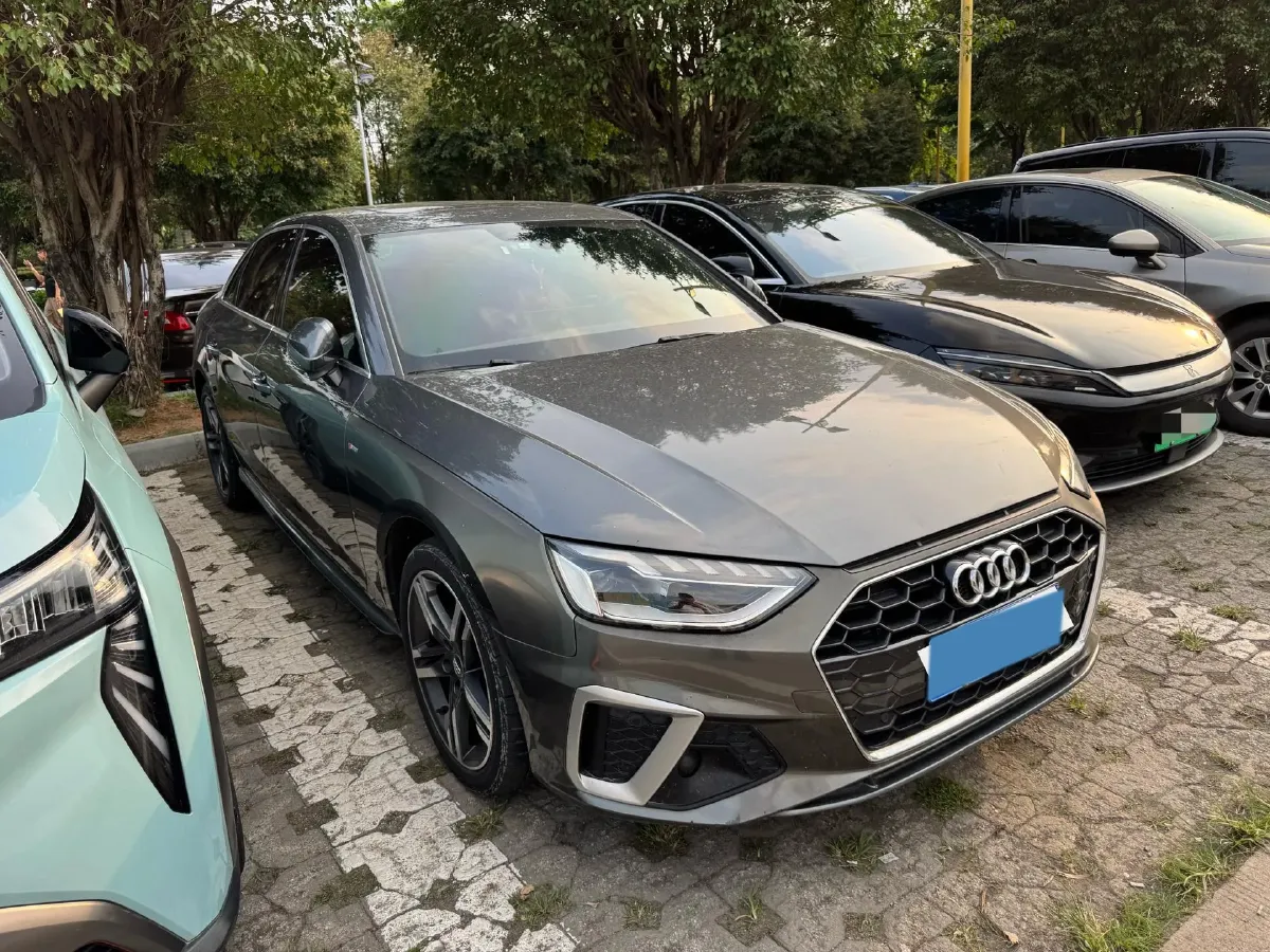 2020 Audi A4L 2.0T 190HP L4 7DCT,autocango,china used car exporter,china ev exporter,chinese used car exporter,chinese used ev exporter