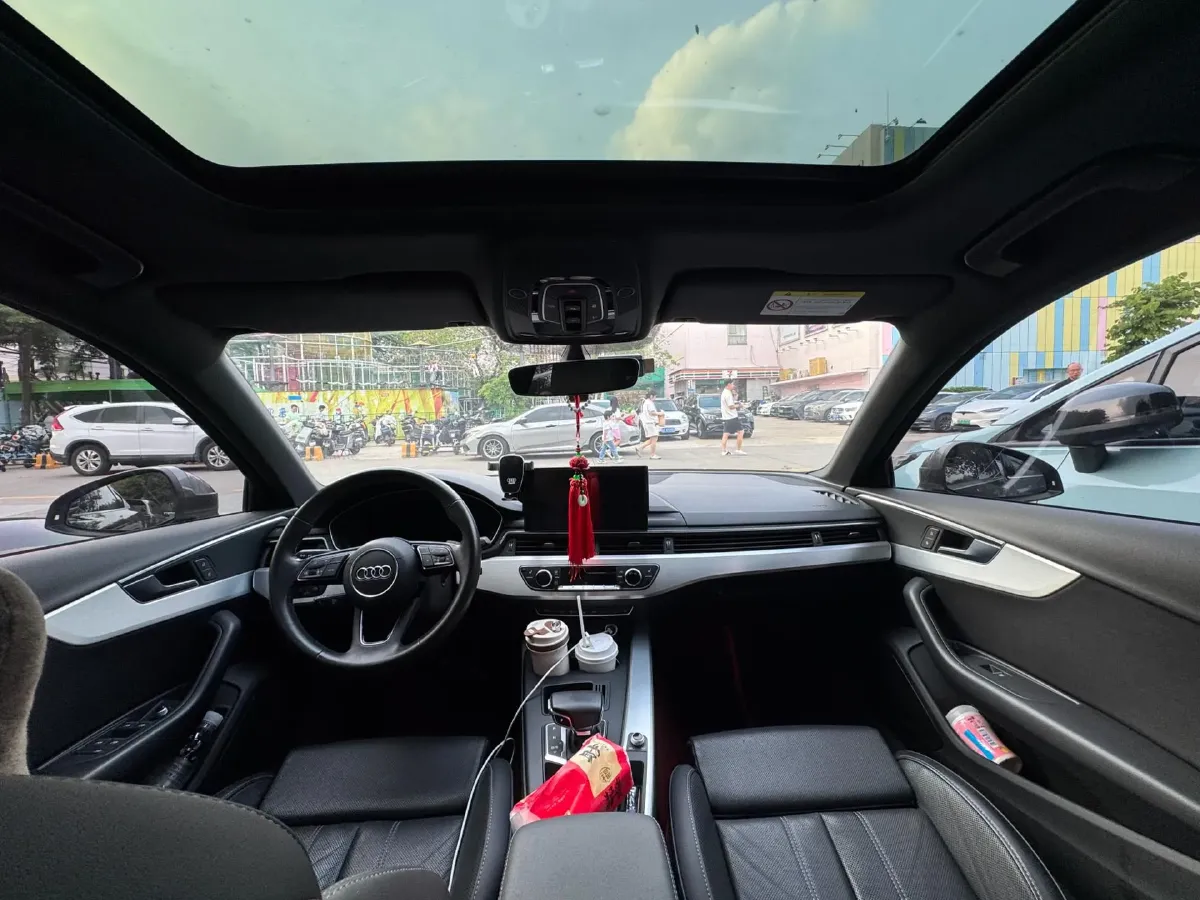 2020 Audi A4L 2.0T 190HP L4 7DCT,autocango,china used car exporter,china ev exporter,chinese used car exporter,chinese used ev exporter