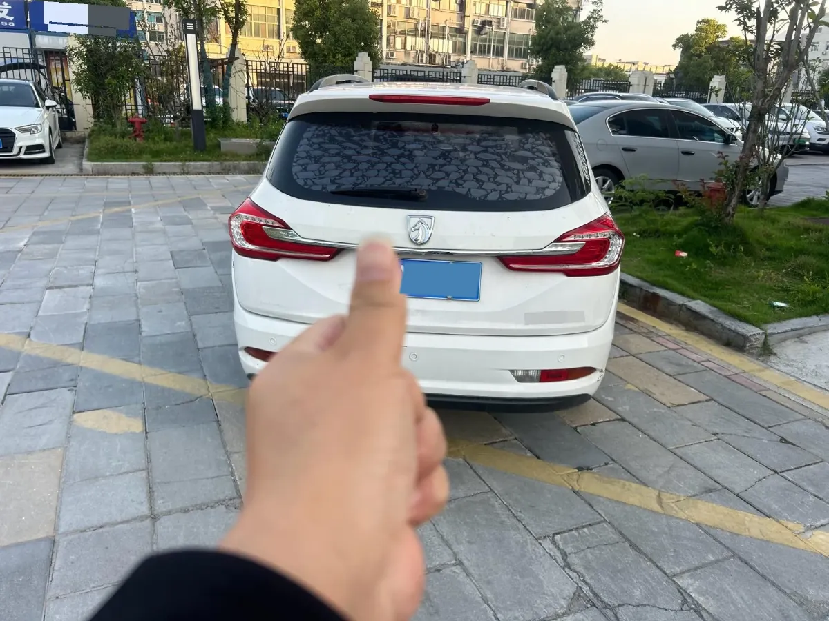 2017 BaoJun 310W 1.5L 112HP L4 6MT,autocango,china used car exporter,china ev exporter,chinese used car exporter,chinese used ev exporter