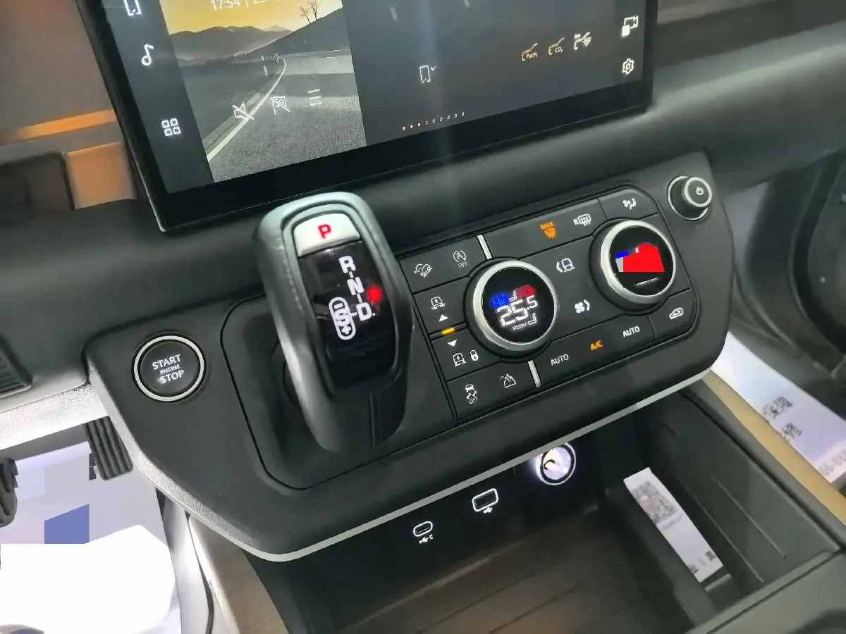 2023 Land Rover Defender 3.0T 400HP L6 8AT,autocango,china used car exporter,china ev exporter,chinese used car exporter,chinese used ev exporter