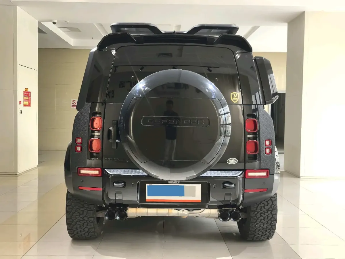 2023 Land Rover Defender 3.0T 400HP L6 8AT,autocango,china used car exporter,china ev exporter,chinese used car exporter,chinese used ev exporter