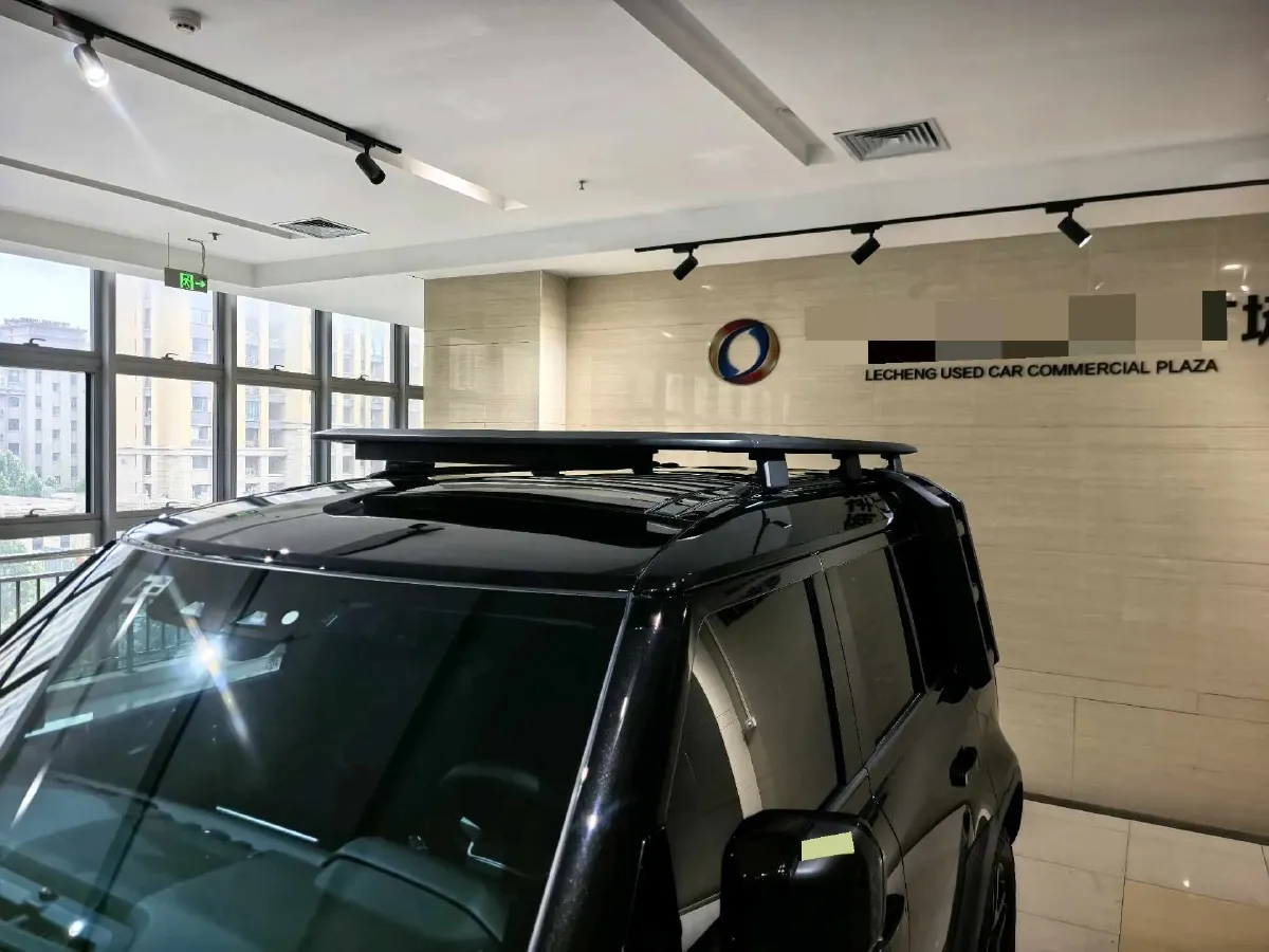 2023 Land Rover Defender 3.0T 400HP L6 8AT,autocango,china used car exporter,china ev exporter,chinese used car exporter,chinese used ev exporter