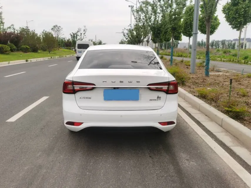 2020 Roewe i5 1.5L 120HP L4 5MT,autocango,china used car exporter,china ev exporter,chinese used car exporter,chinese used ev exporter