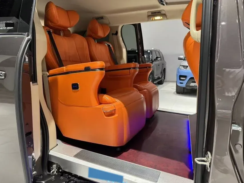 2023 Buick GL8 2.0T 237HP L4 9AT,autocango,china used car exporter,china ev exporter,chinese used car exporter,chinese used ev exporter