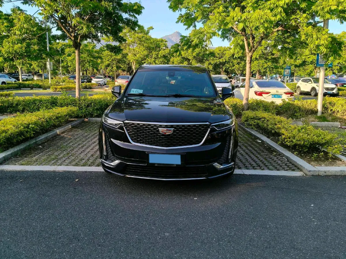 2022 Cadillac XT6 2.0T 237HP L4 9AT,autocango,china used car exporter,china ev exporter,chinese used car exporter,chinese used ev exporter