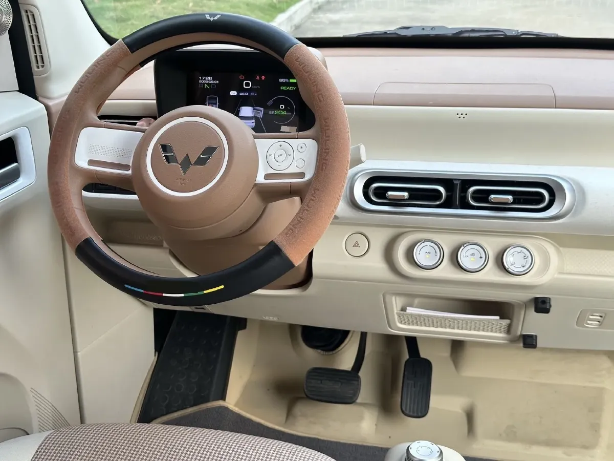 2024 WuLing HongGuang MINI EV BEV 17.3KWH,autocango,china used car exporter,china ev exporter,chinese used car exporter,chinese used ev exporter