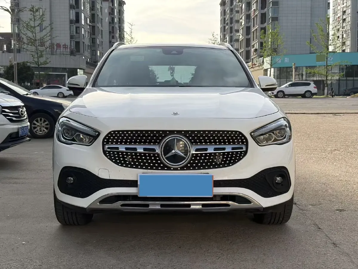 2023 Mercedes-Benz GLA Class 2.0T 190HP L4 8DCT,autocango,china used car exporter,china ev exporter,chinese used car exporter,chinese used ev exporter