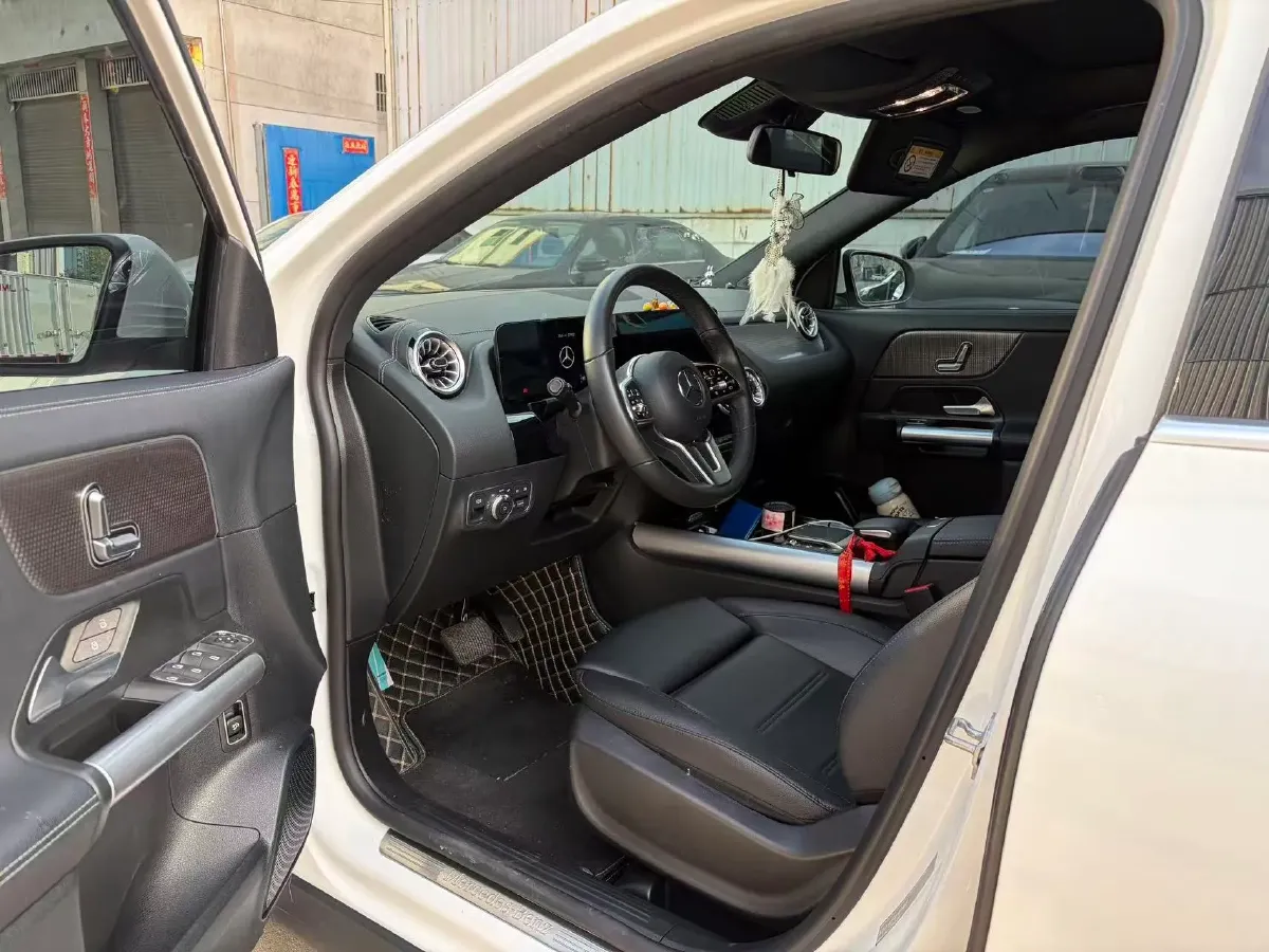 2023 Mercedes-Benz GLA Class 2.0T 190HP L4 8DCT,autocango,china used car exporter,china ev exporter,chinese used car exporter,chinese used ev exporter