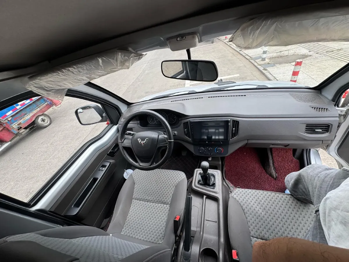 2022 WuLing RongGuang New Truck 1.8L 125HP L4 5MT,autocango,china used car exporter,china ev exporter,chinese used car exporter,chinese used ev exporter