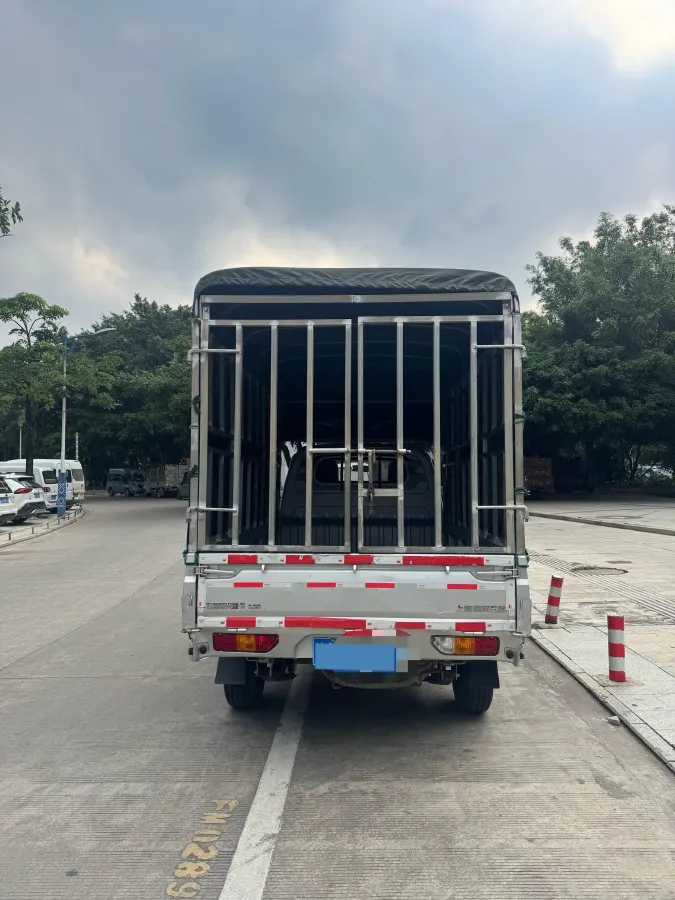 2022 WuLing RongGuang New Truck 1.8L 125HP L4 5MT,autocango,china used car exporter,china ev exporter,chinese used car exporter,chinese used ev exporter