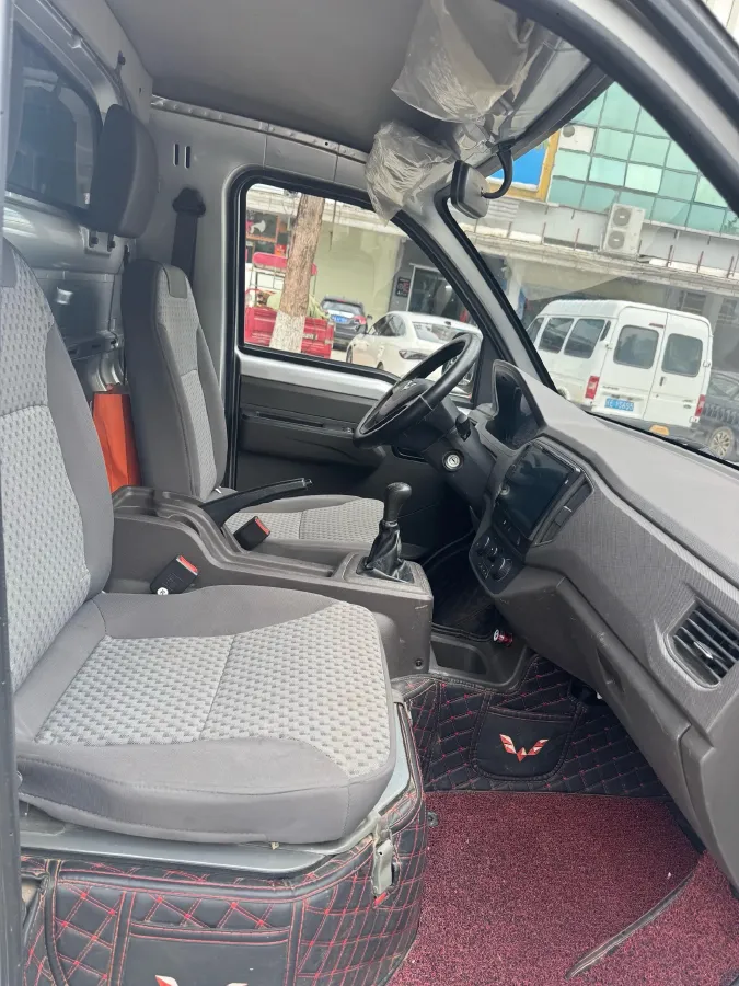 2022 WuLing RongGuang New Truck 1.8L 125HP L4 5MT,autocango,china used car exporter,china ev exporter,chinese used car exporter,chinese used ev exporter