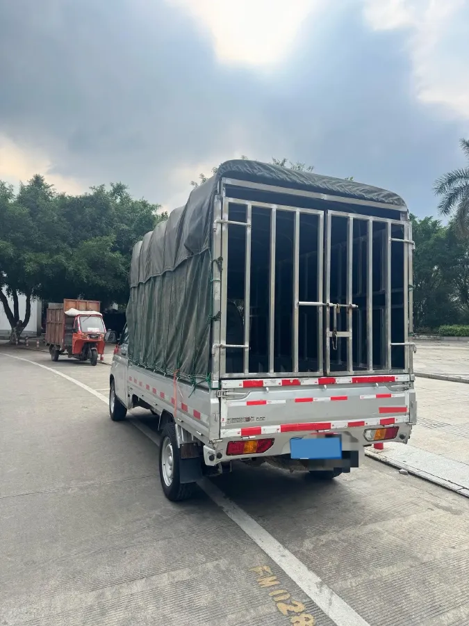 2022 WuLing RongGuang New Truck 1.8L 125HP L4 5MT,autocango,china used car exporter,china ev exporter,chinese used car exporter,chinese used ev exporter