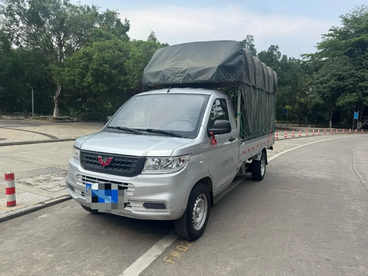 2022 WuLing RongGuang New Truck 1.8L 125HP L4 5MT,autocango,china used car exporter,china ev exporter,chinese used car exporter,chinese used ev exporter