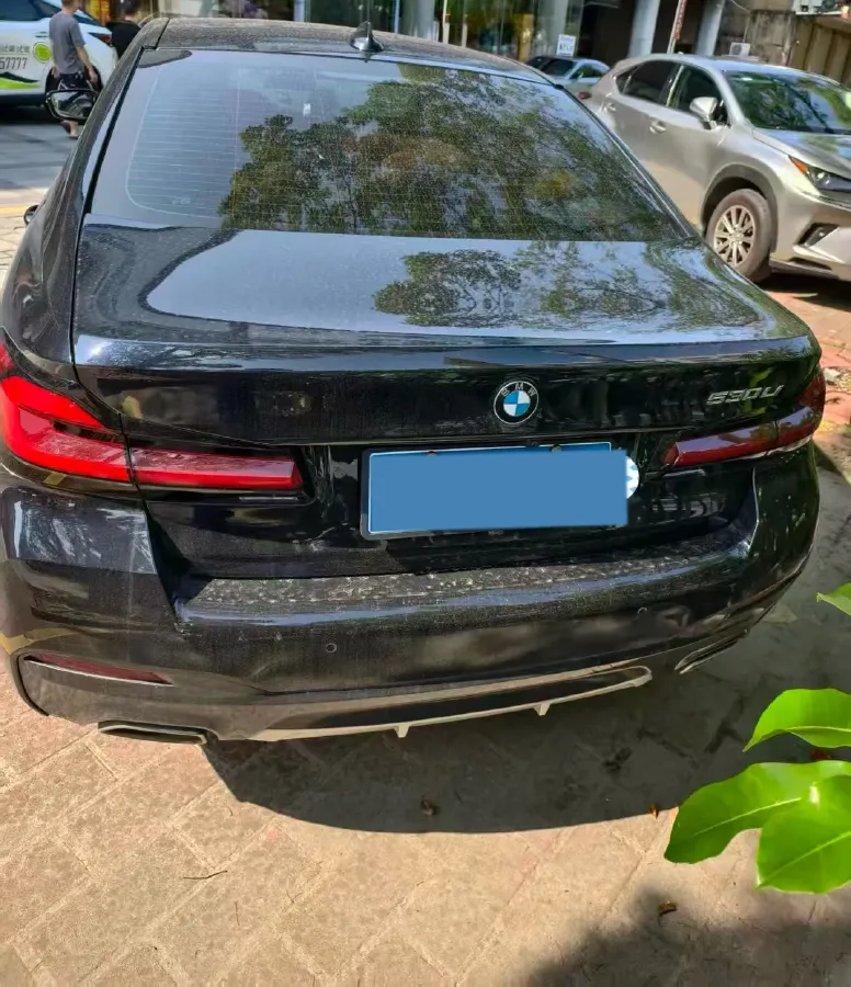 2022 BMW 5 Series 2.0T 252HP L4 8AT,autocango,china used car exporter,china ev exporter,chinese used car exporter,chinese used ev exporter