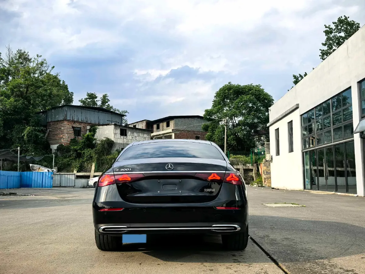 2025 Mercedes-Benz E Class 2.0T 258HP L4 9AT,autocango,china used car exporter,china ev exporter,chinese used car exporter,chinese used ev exporter