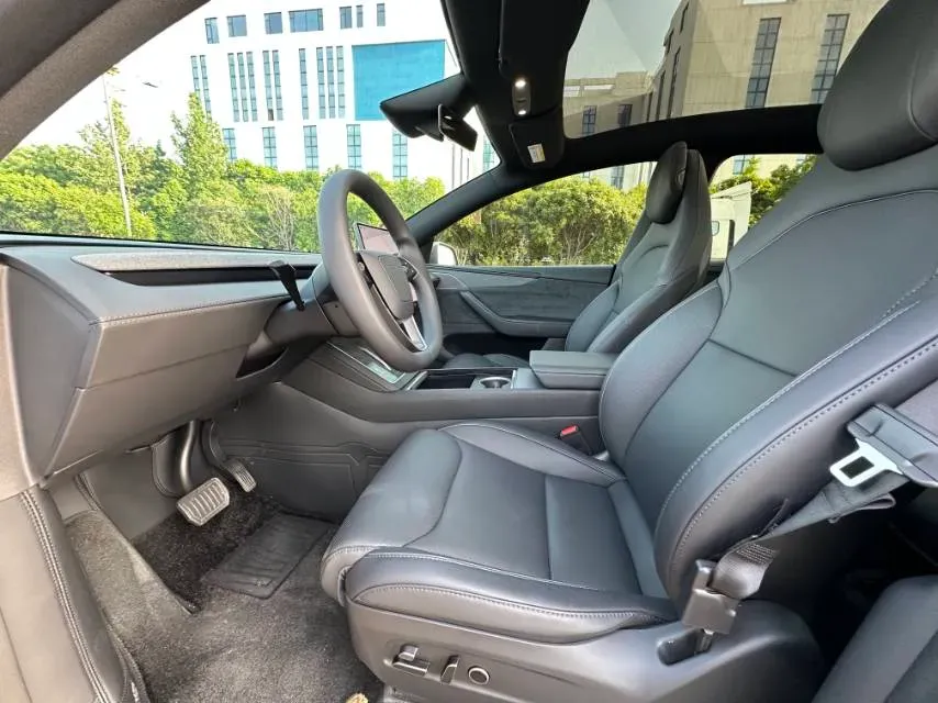 2025 Tesla Model Y L BEV,autocango,china used car exporter,china ev exporter,chinese used car exporter,chinese used ev exporter
